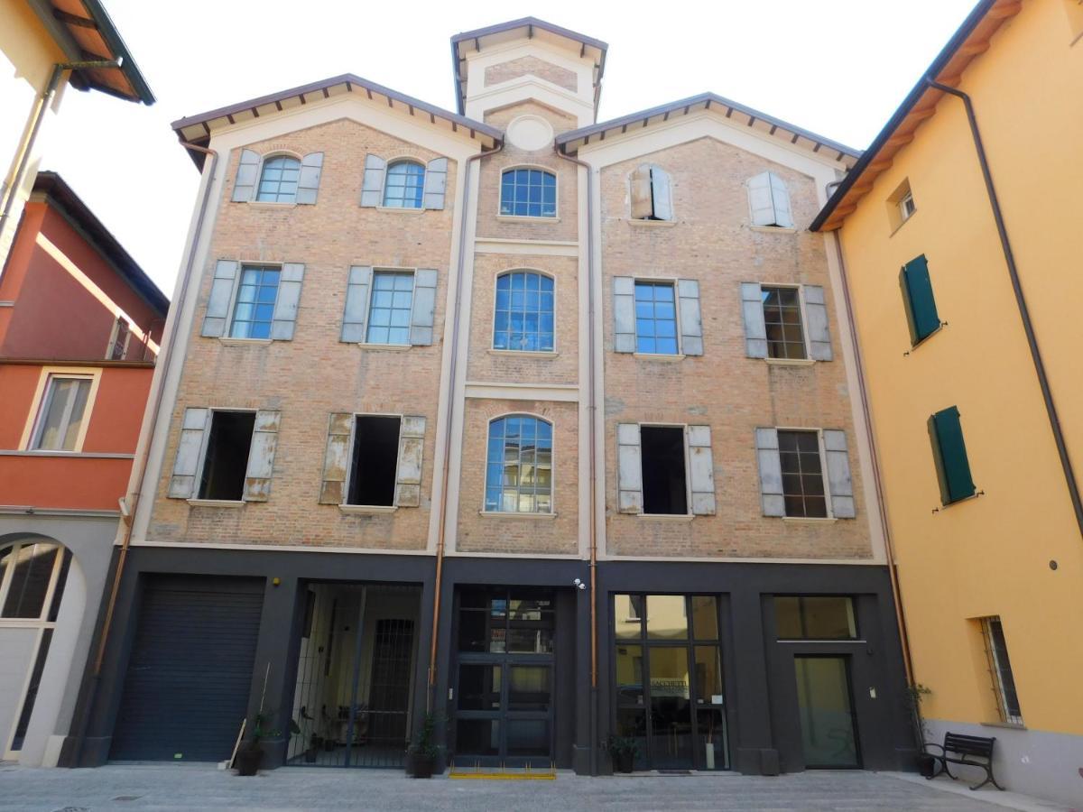 Piumaviola Beds & Apartments Parma Buitenkant foto