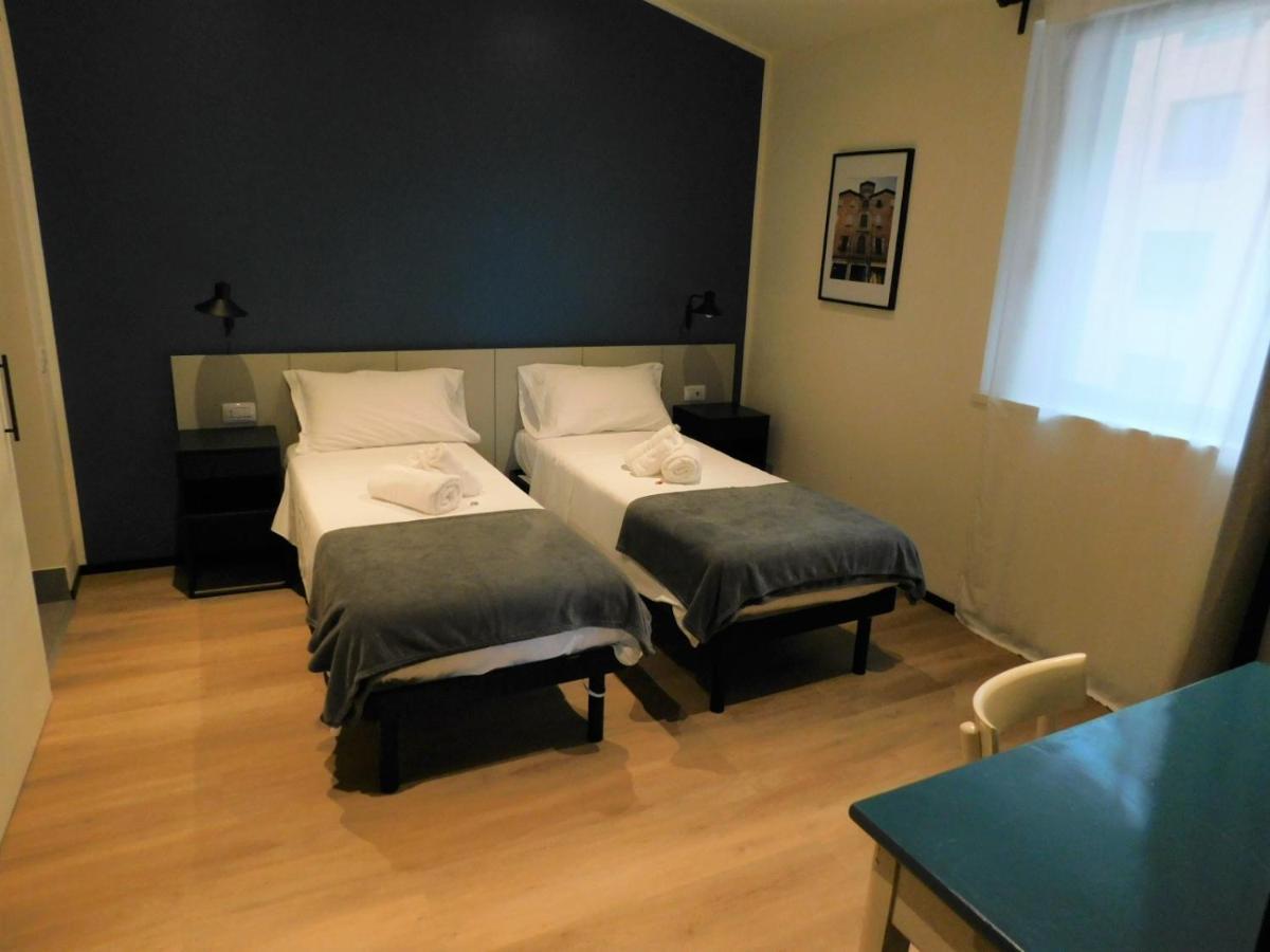 Piumaviola Beds & Apartments Parma Buitenkant foto