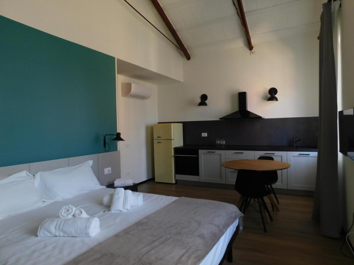 Piumaviola Beds & Apartments Parma Buitenkant foto