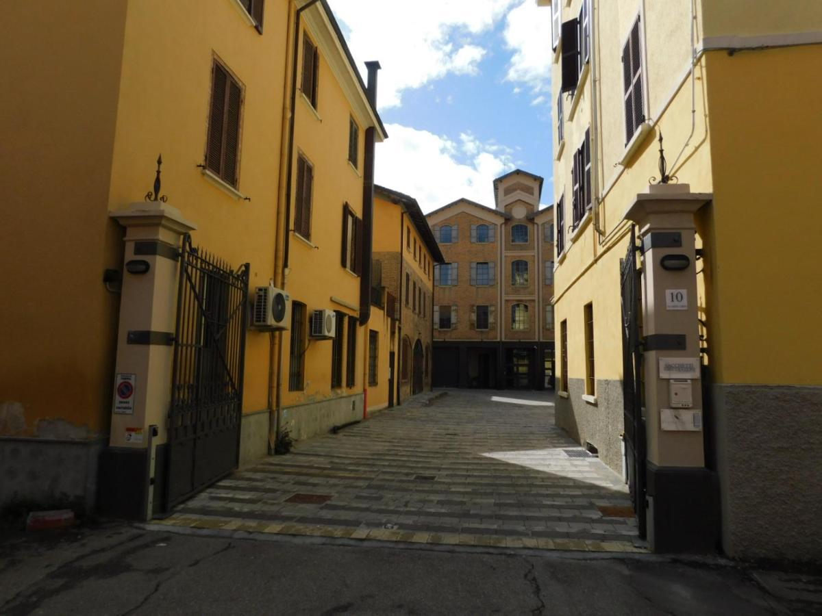 Piumaviola Beds & Apartments Parma Buitenkant foto