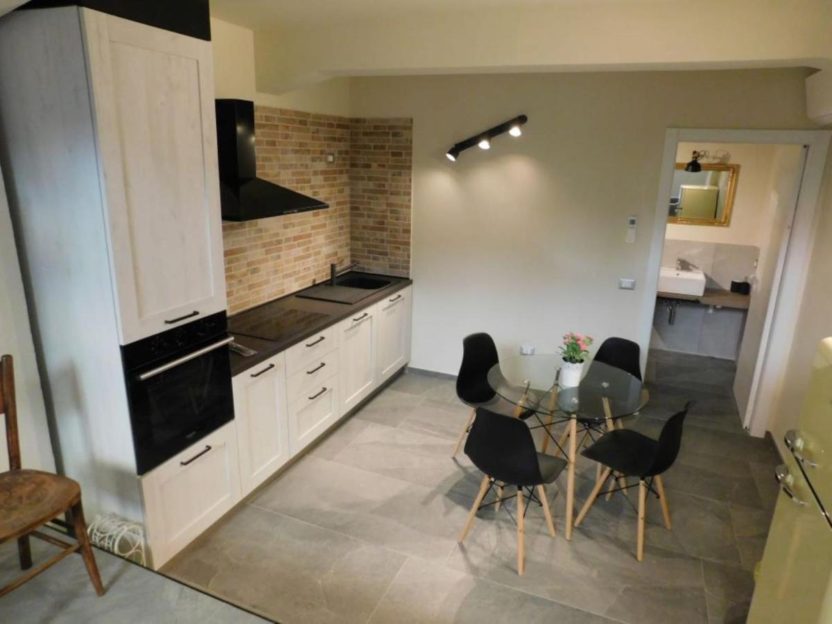 Piumaviola Beds & Apartments Parma Buitenkant foto