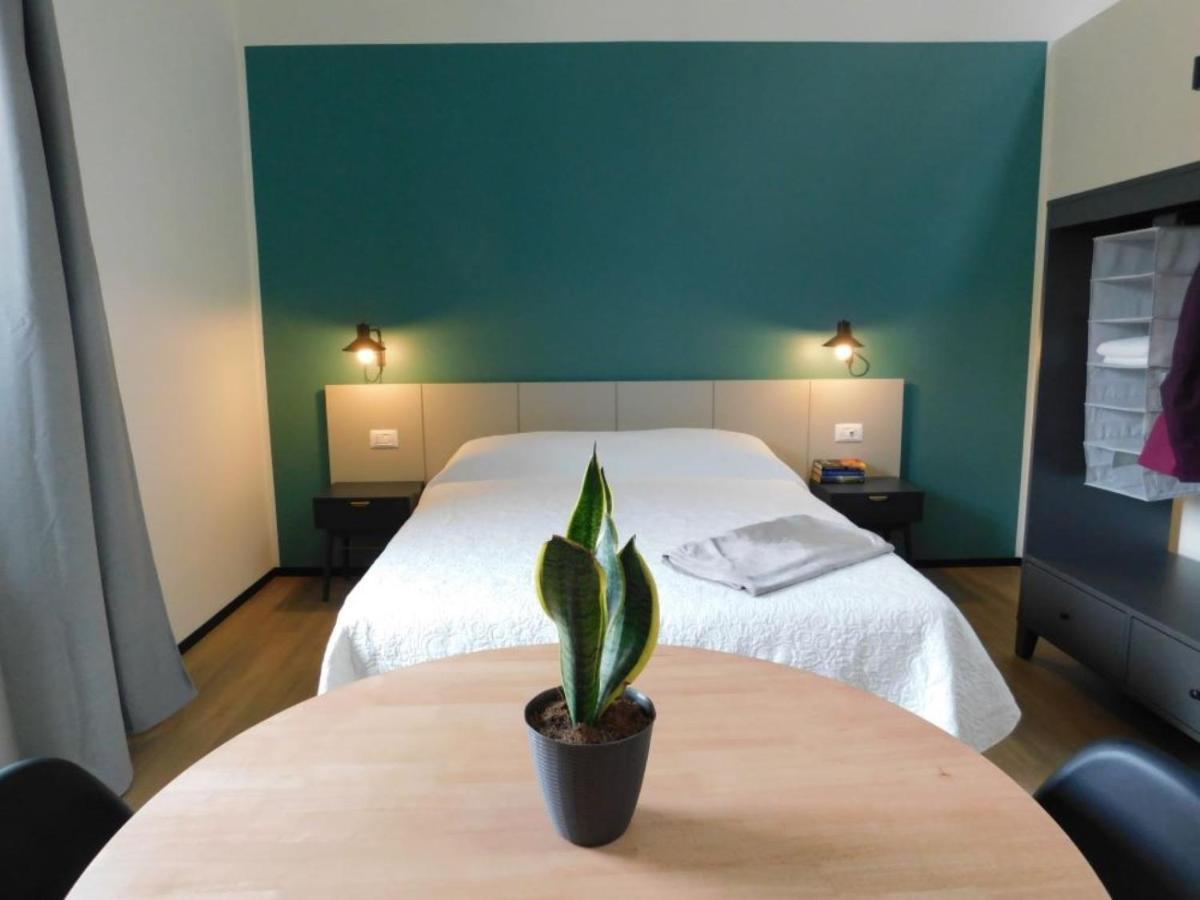 Piumaviola Beds & Apartments Parma Buitenkant foto