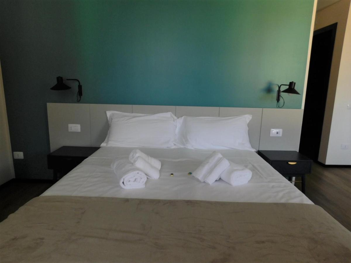 Piumaviola Beds & Apartments Parma Buitenkant foto